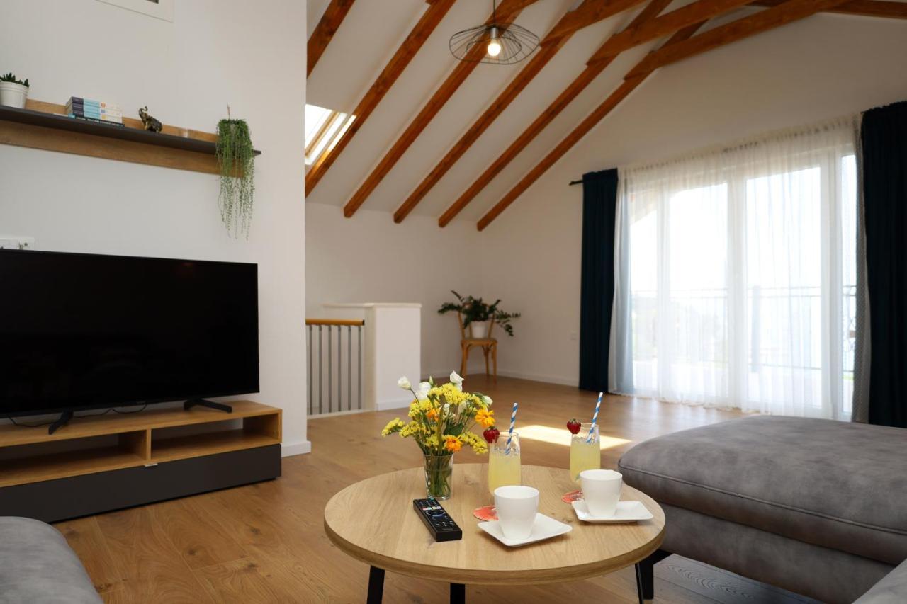 Holiday House Nono Сумартин Экстерьер фото