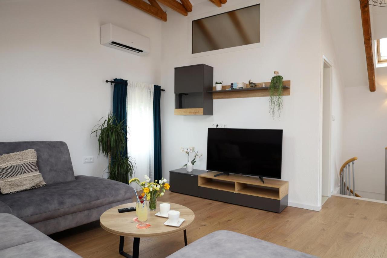 Holiday House Nono Сумартин Экстерьер фото