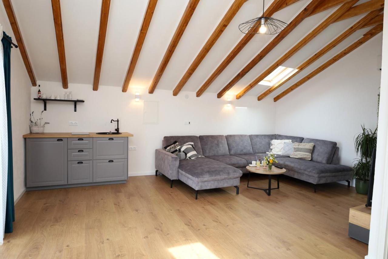 Holiday House Nono Сумартин Экстерьер фото